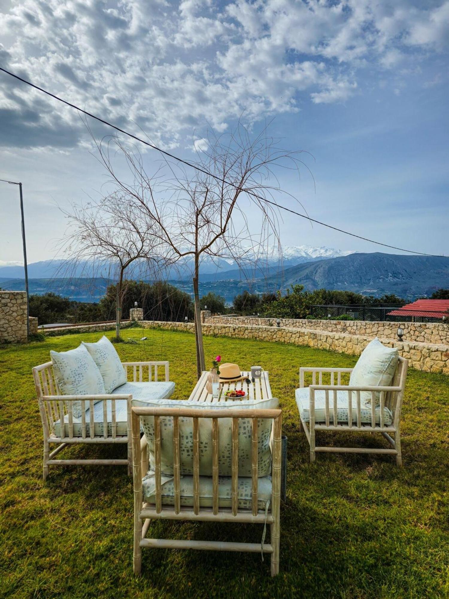 Villa Aitheras With Sea Views And Garden Stérnai Exteriör bild