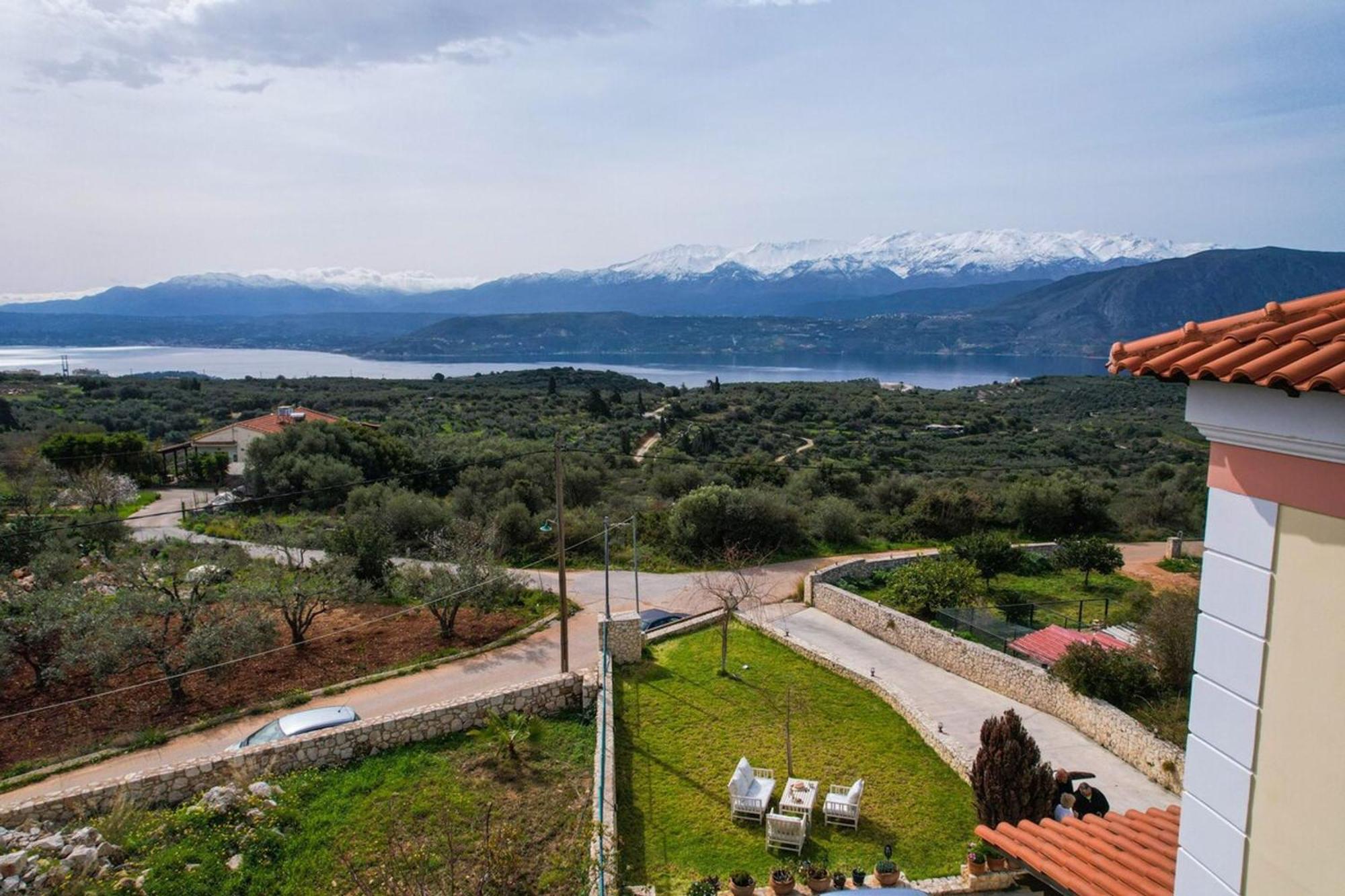 Villa Aitheras With Sea Views And Garden Stérnai Exteriör bild